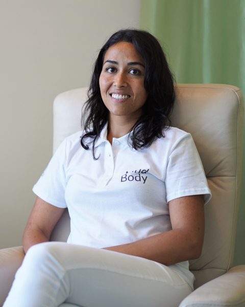 Rachel Sanchez-Vera rechts im Portrait